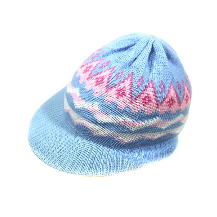 [4753] GORRO DE LANA CON VISERA